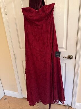 Lulu's Strapless Burgundy Floral Jacquard Gown